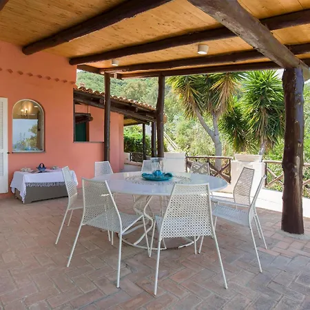 Holiday home Il Papavero Parghelia
